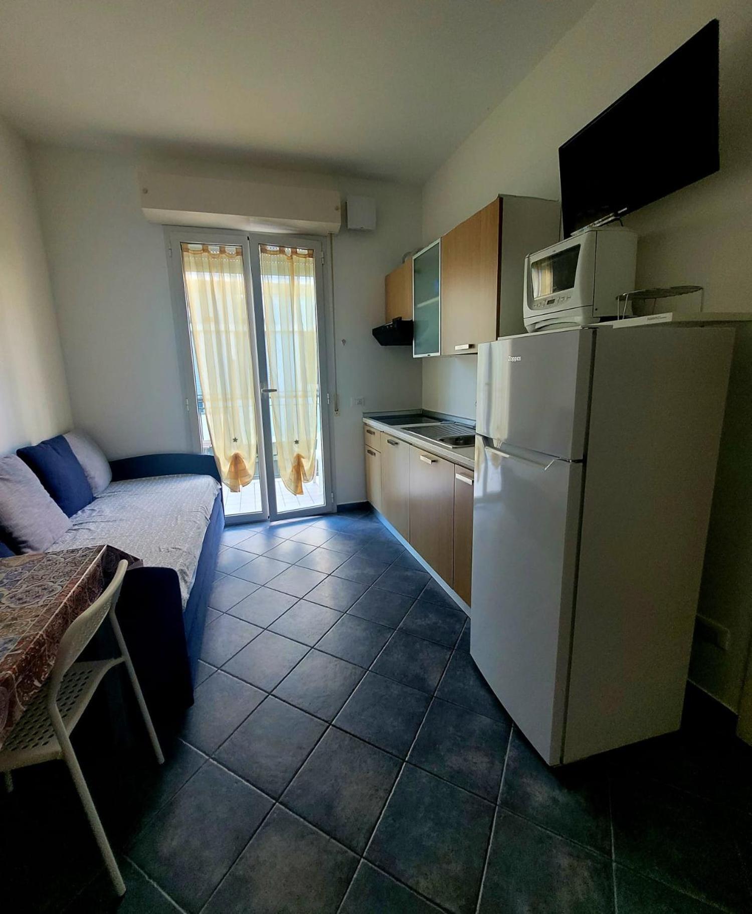 Residence Desiree Rimini Bagian luar foto